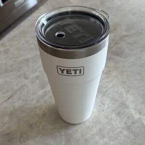 YETI White Travel Mug with Clear Lid